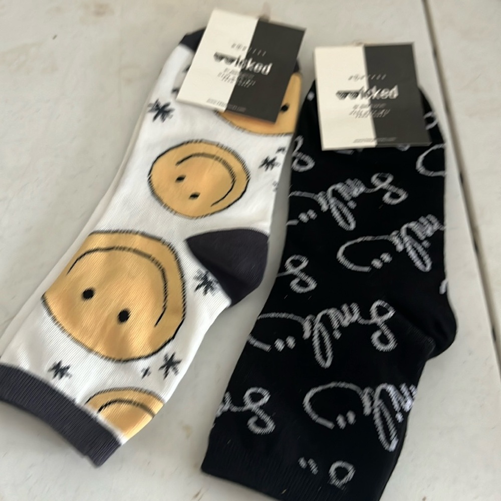 Mismatched 7 day socks nwt